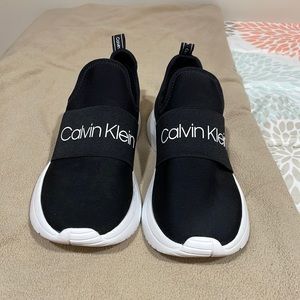 CALVIN KLEIN SNEAKERS. SIZE 8.5 PERFECT CONDITION
